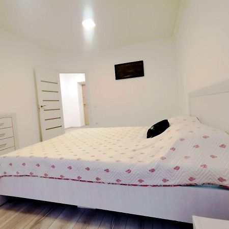 Квартира Для Вас Карла Мікльоша 7 Apartment Lviv Ngoại thất bức ảnh